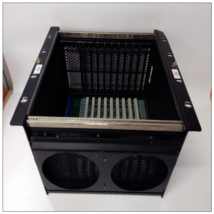 IC698CHS009(圖1) IC698CHS009 (4).jpg